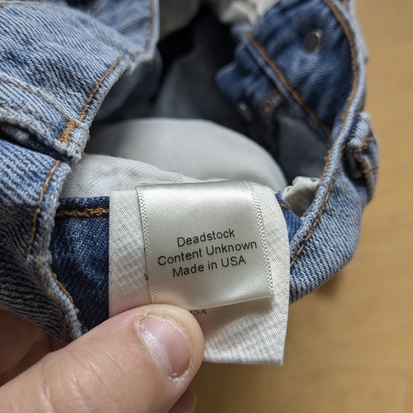 REFORMATION Distrssed Jeans Short Women Size 24 (Run Bigger) Made In USA - Picture 9 of 12